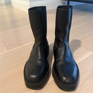 listing-status-banner